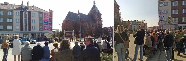 Przed telebimem przy koszalińskiej katedrze w niedzielę było znacznie więcej oglądających niż w sobotę.