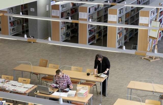 kolejne pomysły na oszczędności na UMK - bibliotekibiblioteka glówna UMK