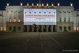 Święto Wojska Polskiego. Okolicznościowa iluminacja na Pałacu Prezydenckim