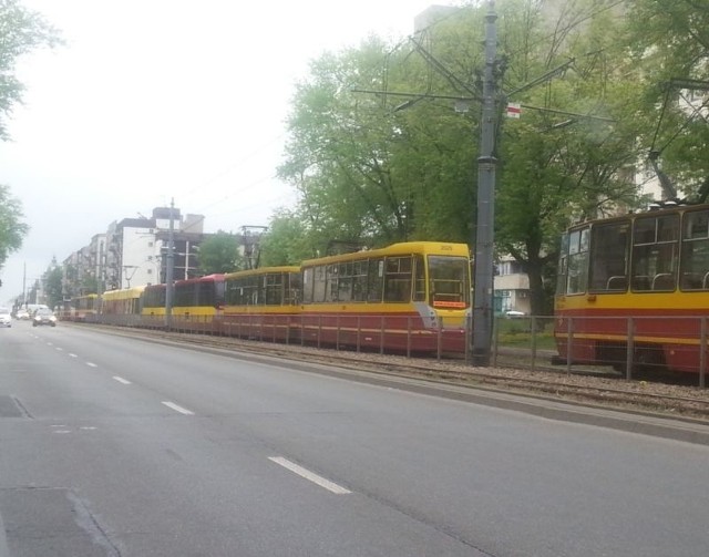 Stoją tramwaje na al. Kościuszki