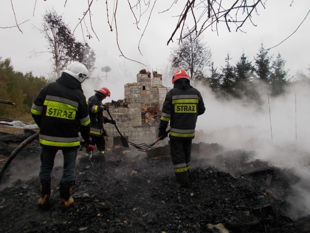 Kolonia Chlewiszcze leży niedaleko miejscowości Stawiszcze, w gminie Czeremcha, w powiecie hajnowskim, niedaleko granicy z Białorusią. Przejeżdżający w pobliżu patrol Podlaskiego Oddziału Straży Granicznej zauważył palący się budynek. Przed godziną 9 na ratunek wyruszył pierwszy zastęp strażaków z Czeremchy.