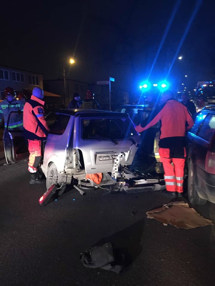 Do wypadku czterech samochodów doszło w Luboniu na ul. Armii...