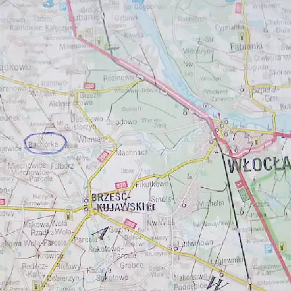 - Naszą wieś można znaleźć na prawie wszystkich mapach i w atlasach samochodowych - mówią mieszkańcyBachórki