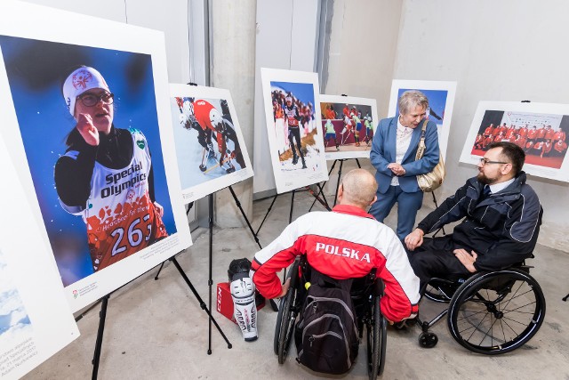 Dziś na Dworcu Głównym PKP w Bydgoszczy otwarta została wystawa pt. „Pragnę zwyciężać”. Zgromadzone na niej fotografie pokazują zmagania Polskiej Reprezentacji Olimpiad Specjalnych podczas Światowych Zimowych Igrzysk Olimpiad Specjalnych w Austrii. Zdjęcia ukazują wysiłek, radość, gorycz porażki i smak zwycięstwa naszych sportowców.Prognoza pogody do 13 kwietnia (źródło TVN/X-News):