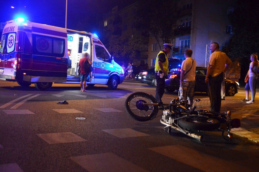 Wypadek z udziałem 17-letniego motocyklisty we Włocławku [wideo, zdjęcia] 
