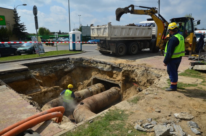 Awaria sieci ciepłowniczej. Ulica zamknięta