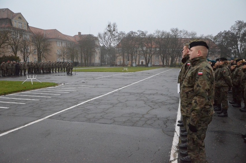 Wojsko: Szeregowi walczą o kurs podoficerski. Trwają egzaminy wstępne