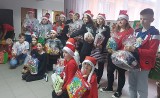 Uczniowie szkoły w Ludwikowie zorganizowali Mikołajki w Domu Pomocy Społecznej w Jedlance. Zobaczcie zdjęcia