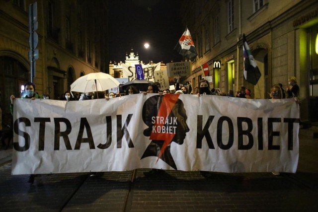 W ostatnich dniach sprzeciw wobec wyroku TK ws. aborcji manifestowano nie tylko w Opolu, ale też w Kluczborku, Nysie, Namysłowie czy Kędzierzynie-Koźlu.