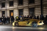 Złote Lamborghini na sprzedaż. Cena za wyklepany na Litwie samochód robi wrażenie