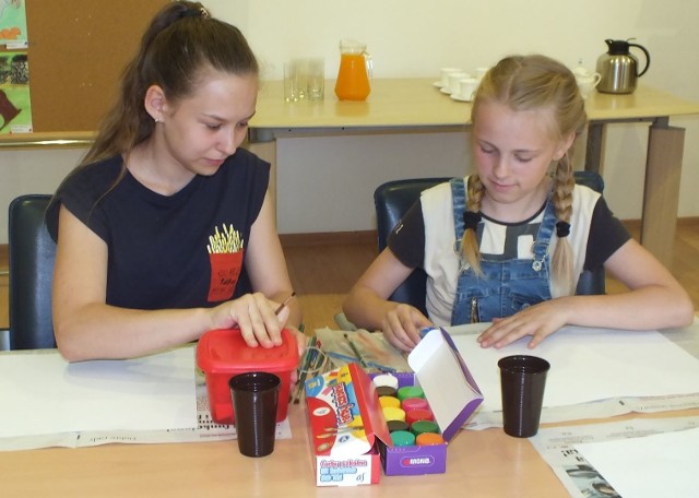 W WDK przeprowadzono drugi etap konkursu „Młodzi artyści na start”. Zadaniem uczestników było namalowanie pejzażu z wyobraźni. Swoje prace tworzyli pod okiem znanej lokalnej malarki Cecylii Szymańskiej. Obrazy zostały ocenione. Pierwsze miejsce przyznano pracy, której autorką jest  Karolina Witkowska, drugie miejsce otrzymała praca autorstwa Marii Turbak - obie dziewczynki są uczennicami Szkoły Podstawowej w Jarantowicach. Natomiast nagrodę za miejsce trzecie  wręczono Michalinie Kędziorskiej, uczennicy Szkoły Podstawowej w Łobdowie. Udział w konkursie poprzedziły kwalifikacje, na które uczestnicy przesyłali  swoje prace plastyczne do domu kultury.