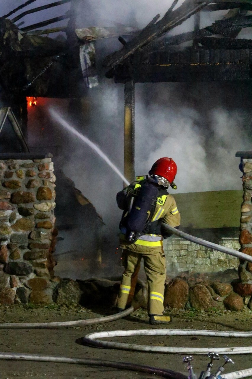 Nocny pożar domu w Żernikach Wrocławskich.