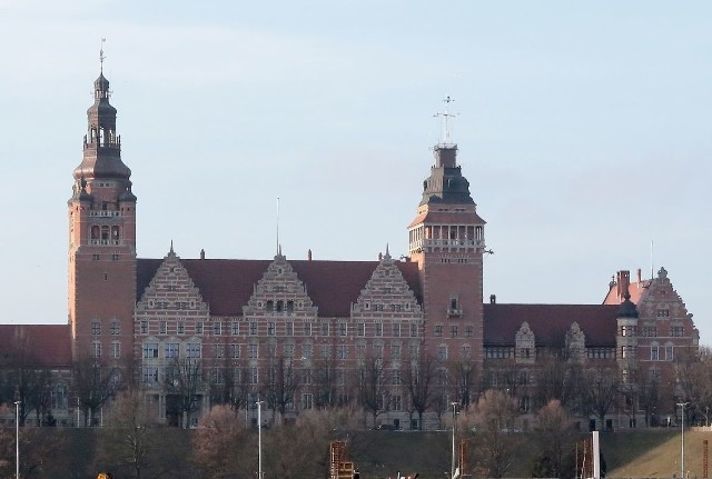 Wojewoda Piotr Jania uspokaja i zapewnia, że zmian w gmachu przy Wałach Chrobrego nie będzie zbyt dużo. Najbardziej zagrożeni są urzędnicy wyższego szczebla: dyrektorzy i ich zastępcy