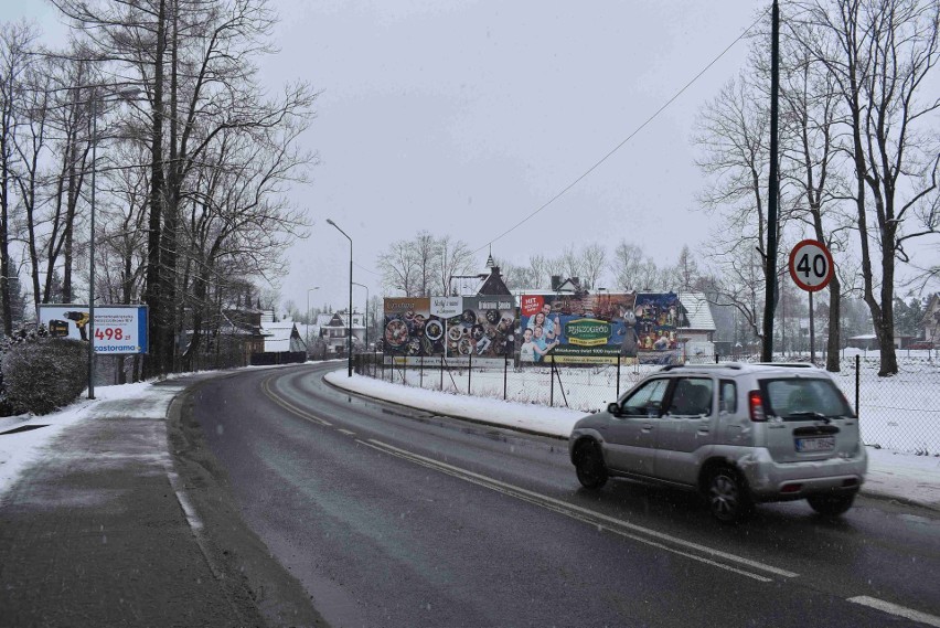 Zakopane. Chcą wysprzątać z wielkich reklam ulicę Kościeliską