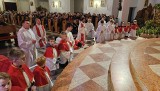 Mnóstwo wiernych uczestniczyło w Liturgii Wielkiego Piątku w Kościele Świętej Barbary w Staszowie