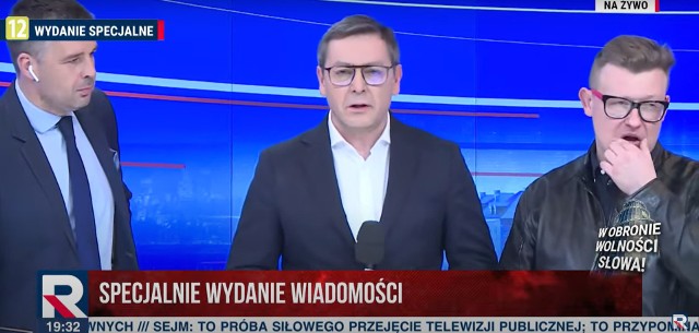 Dziennikarze TVP w środę o 19.30 wystąpili w programie transmitowanym przez TV Republikę.