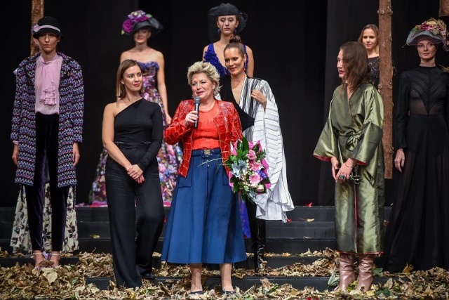 Niemieckie i polskie haute couture na wybiegu w Teatrze Szekspirowskim