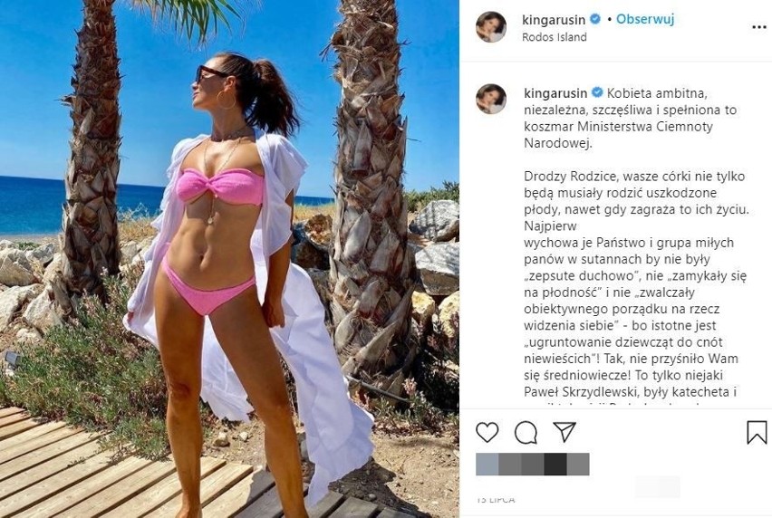 Kinga Rusin pręży pięknie umięśnione ciało w różowym bikini! W skąpych strojach wygląda niesamowicie. ZDJĘCIA 08.02.2022