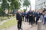 Białystok. 80. rocznica spalenia przez Niemców Wielkiej Synagogi. Niezwykły gest Jarosława Kaczyńskiego w 2016 roku