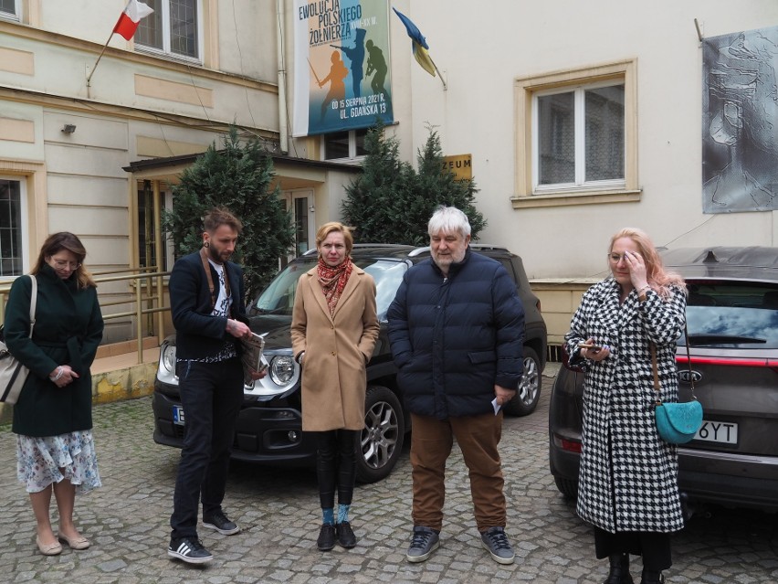 Premiera książki o słynnej agentce AK przy jej pomniku w Łodzi. Jej najsłynniejszy wyczyn to zlokalizowanie obiektów wojskowych w Hamburgu