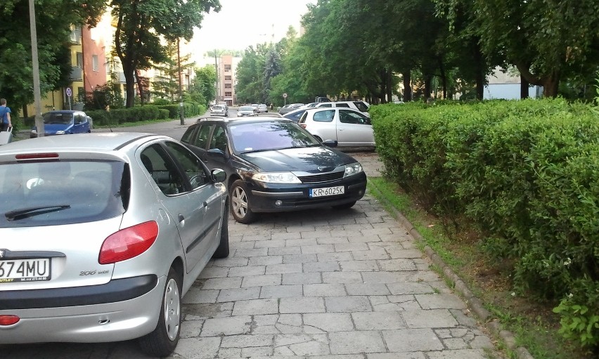 Mistrz parkowania na ul. Smoluchowskiego.