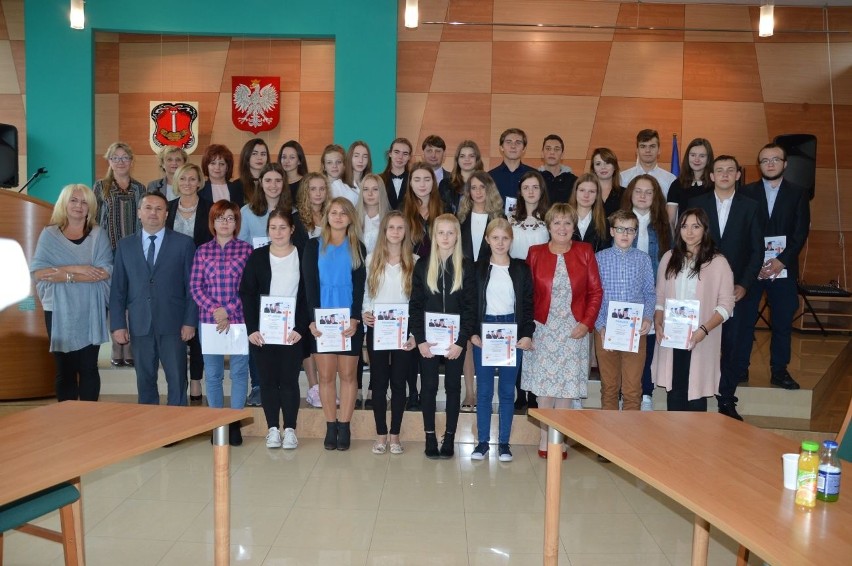 26 uczniów z powiatu staszowskiego otrzymało stypendia