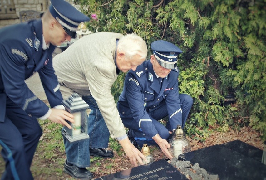 Opolscy policjanci pamiętają o swoich poprzednikach. Złożyli hołd twórcy polskiej policji