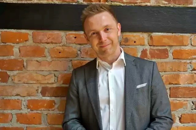 Wojciech Rodek był w łódzkiej operze zastępcą dyrektora ds. artystycznych od września 2015 roku do początku roku 2018