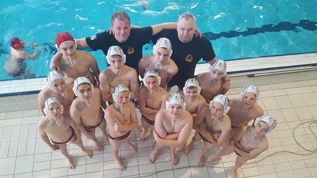 Waterpoliści KSZO Ostrowiec z dobrej strony pokazlai się w rundzie eliminacyjnej mistrzostw Polski. 