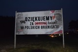 Ktoś pomazał sprejem billboard z podziękowaniem mundurowym. Zamiast nich pojawiły się słowa o śmierci na granicy