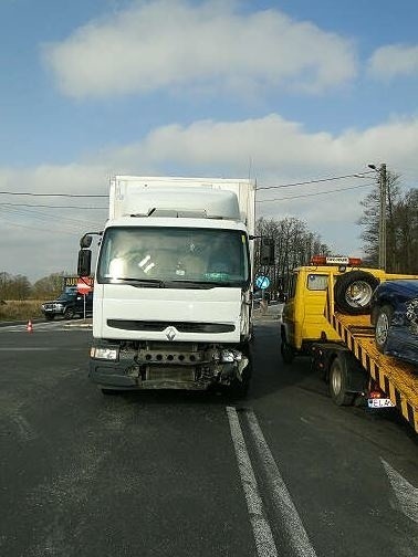 Tragiczny wypadek w Łasku. Nie żyje kierowca volkswagena