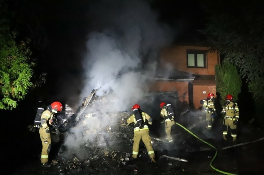 Akcja straży pożarnej trwała ponad 3 godziny.