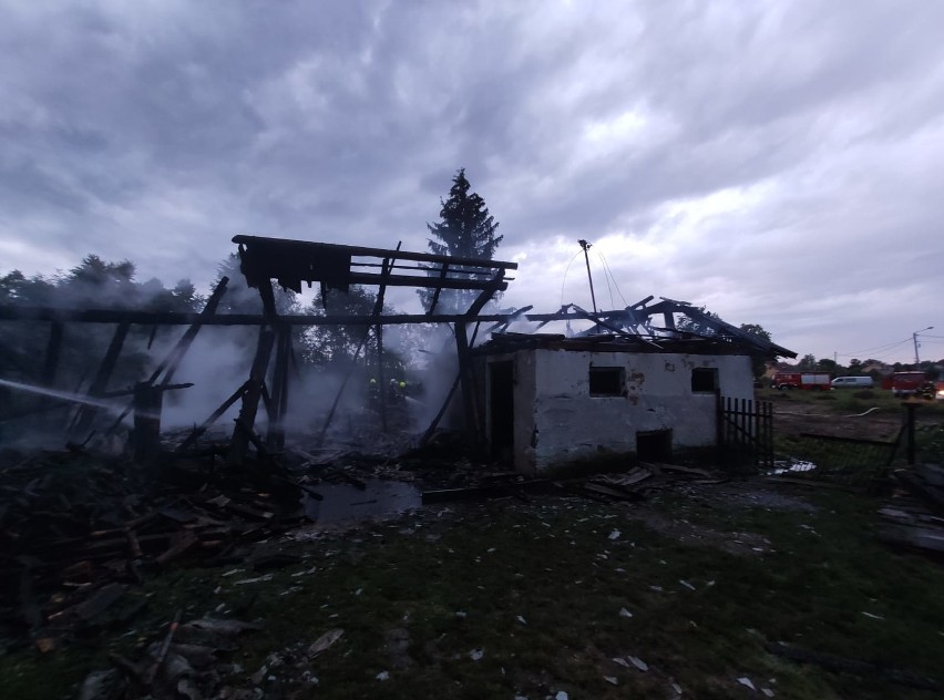 Gruszów Wielki. Kilka zastępów straży walczyło z groźnym pożarem