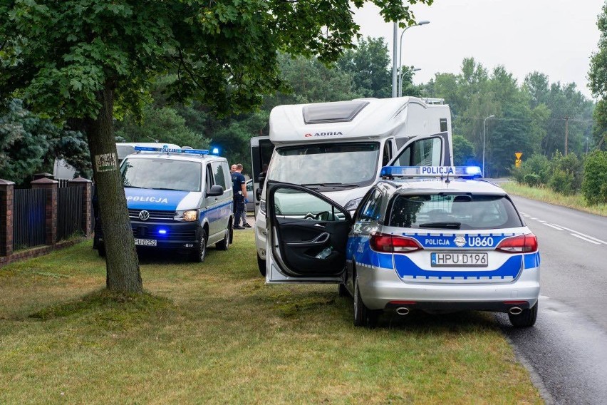 Jak wynika z relacji policjantów, członkowie gangu wywodzili...