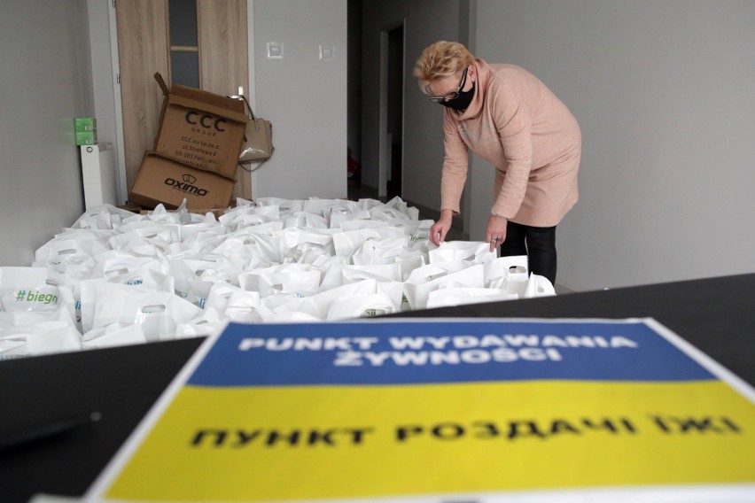 Lublin pomaga. Ruszają dwa punkty, gdzie uciekinierzy z Ukrainy otrzymają paczki z żywnością 