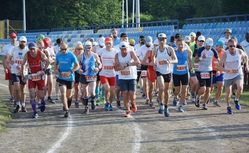 Półmaraton im. 24 Pułku Ułanów i Maraton Kraśnicki. Biegacze opanowali miasto!