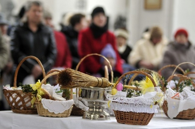 Kiedyś święcono wszystkie pokarmy, które miały się znaleźć na świątecznym stole, teraz do kościoła zanosimy symboliczne koszyczki