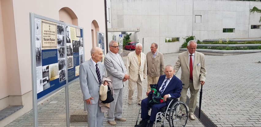 64 lata po maturze absolwenci Technikum Budowlanego w Kielcach spotkali się ponownie