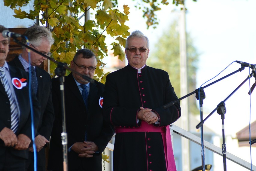 Odsłonięcie pomnika w Ożarowie