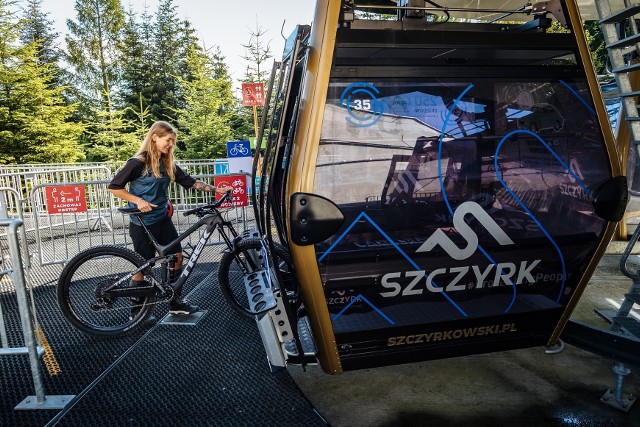 Sezon letni w Szczyrk Mountain Resort był udany - ośrodek cieszył się popularnością zwłaszcza wśród rowerzystów. Ale pieszych też nie brakowało.Zobacz kolejne zdjęcia. Przesuwaj zdjęcia w prawo - naciśnij strzałkę lub przycisk NASTĘPNE