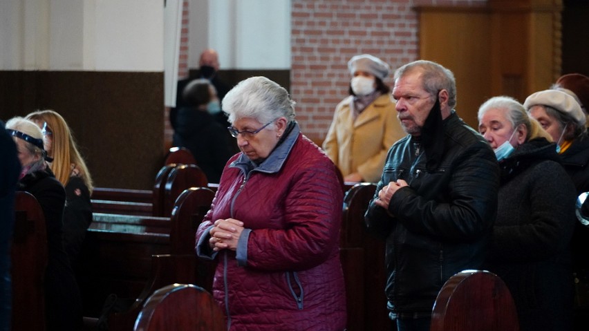 Kościół pw. św. Kazimierza Królewicza. Msza św. pogrzebowa...