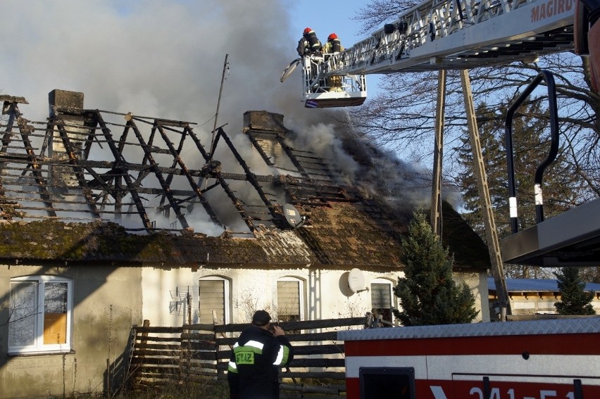 Ogromna tragedia tuż przed świętami. Spłonął dom, trzy rodziny straciły dosłownie wszystko