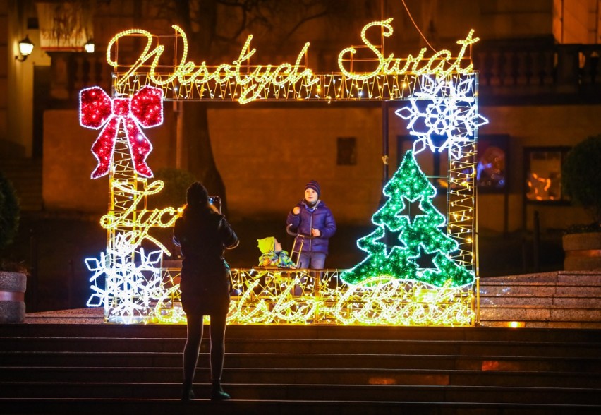 Świąteczne iluminacje w Bielsku-Białej robią wrażenie - są...