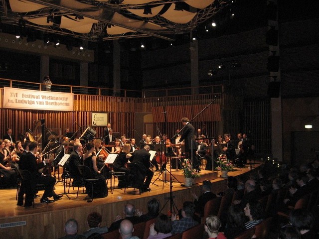 Dwie orkiestra- jedna batuta i fenomenalny koncert