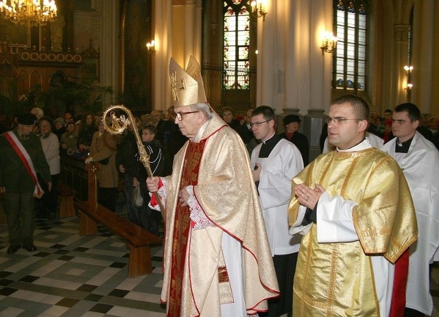 Uroczystej mszy, odprawionej w Katedrze Opieki Najświętszej Marii Panny, przewodniczył biskup Edward Materski.