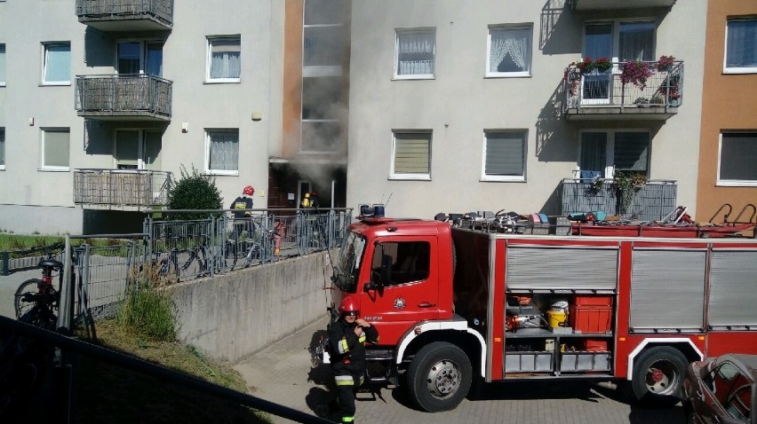 Pożar bloku przy ul. Śmiechowskiej w Wejherowie