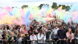 Festiwal Kolorów w Łodzi. Barwna chmura po raz szósty uniosła się nad Błoniami Łódzkimi [zdjęcia]