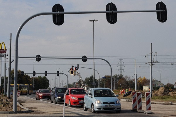 Przejazd przez skrzyżowanie na wprost dziś w nocy nie będzie możliwy.