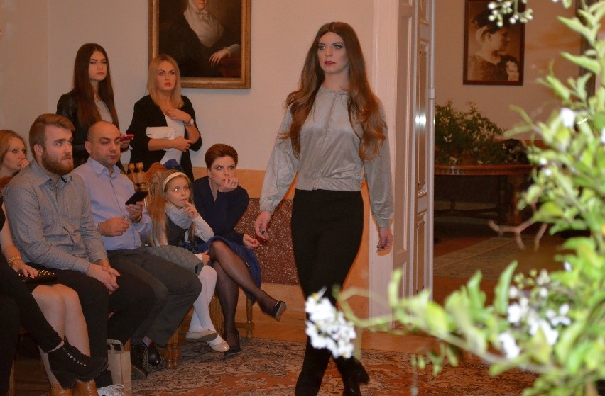 W Pałacu Lubostroń odbył się pierwszy pokaz mody, młodego...