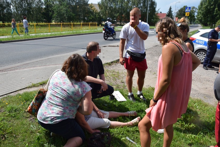 Potrącenie rowerzystki na ulicy Polnej w Szczecinku. Kierowca odjechał (zdjęcia)